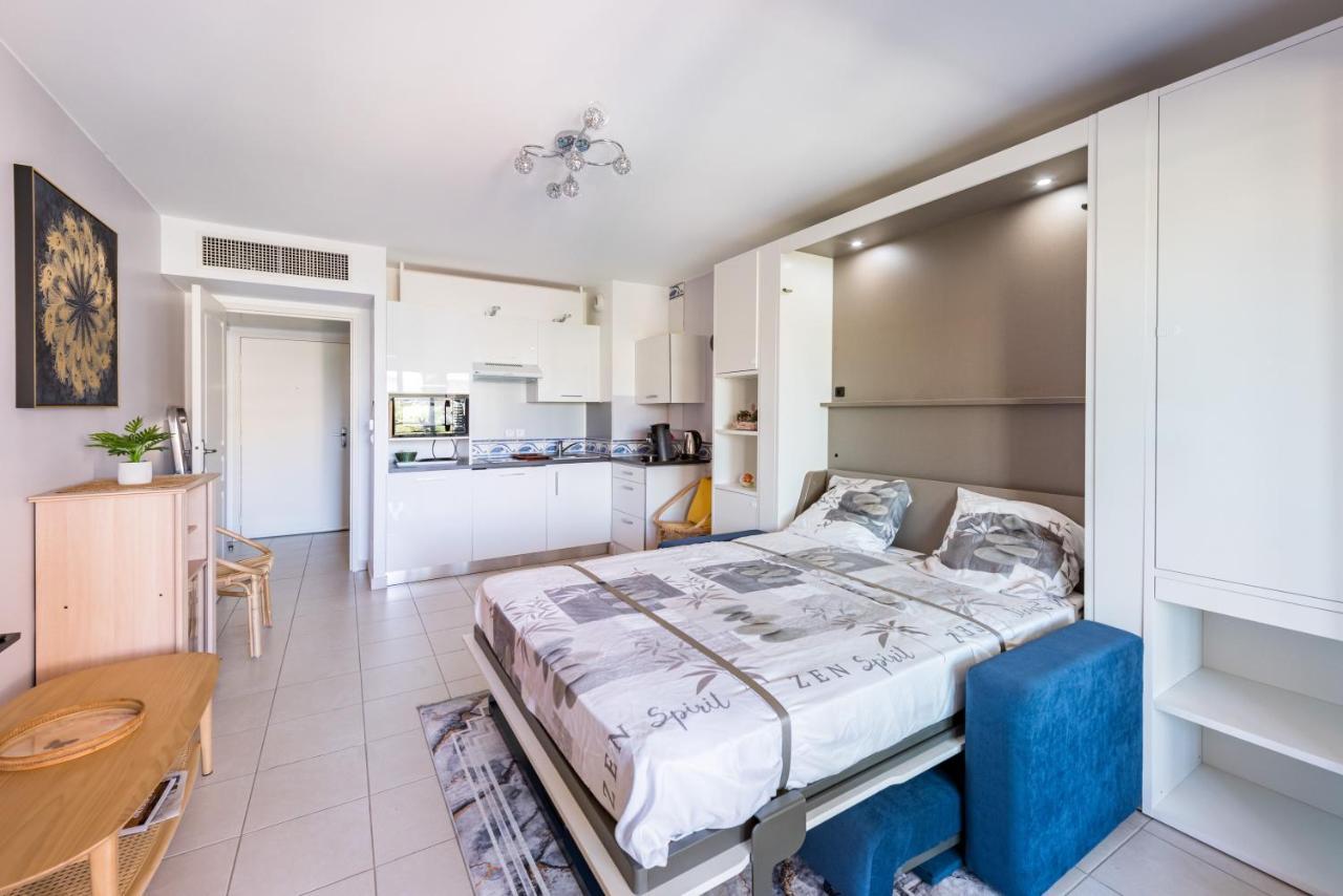 Beau Studio Veranda A Deux Pas De La Mer - Parking Inclus Juan-les-Pins Luaran gambar