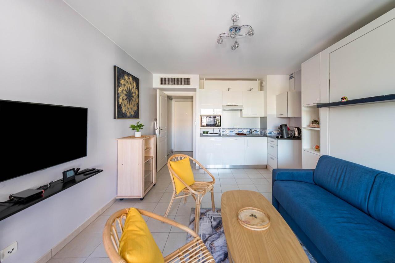Beau Studio Veranda A Deux Pas De La Mer - Parking Inclus Juan-les-Pins Luaran gambar